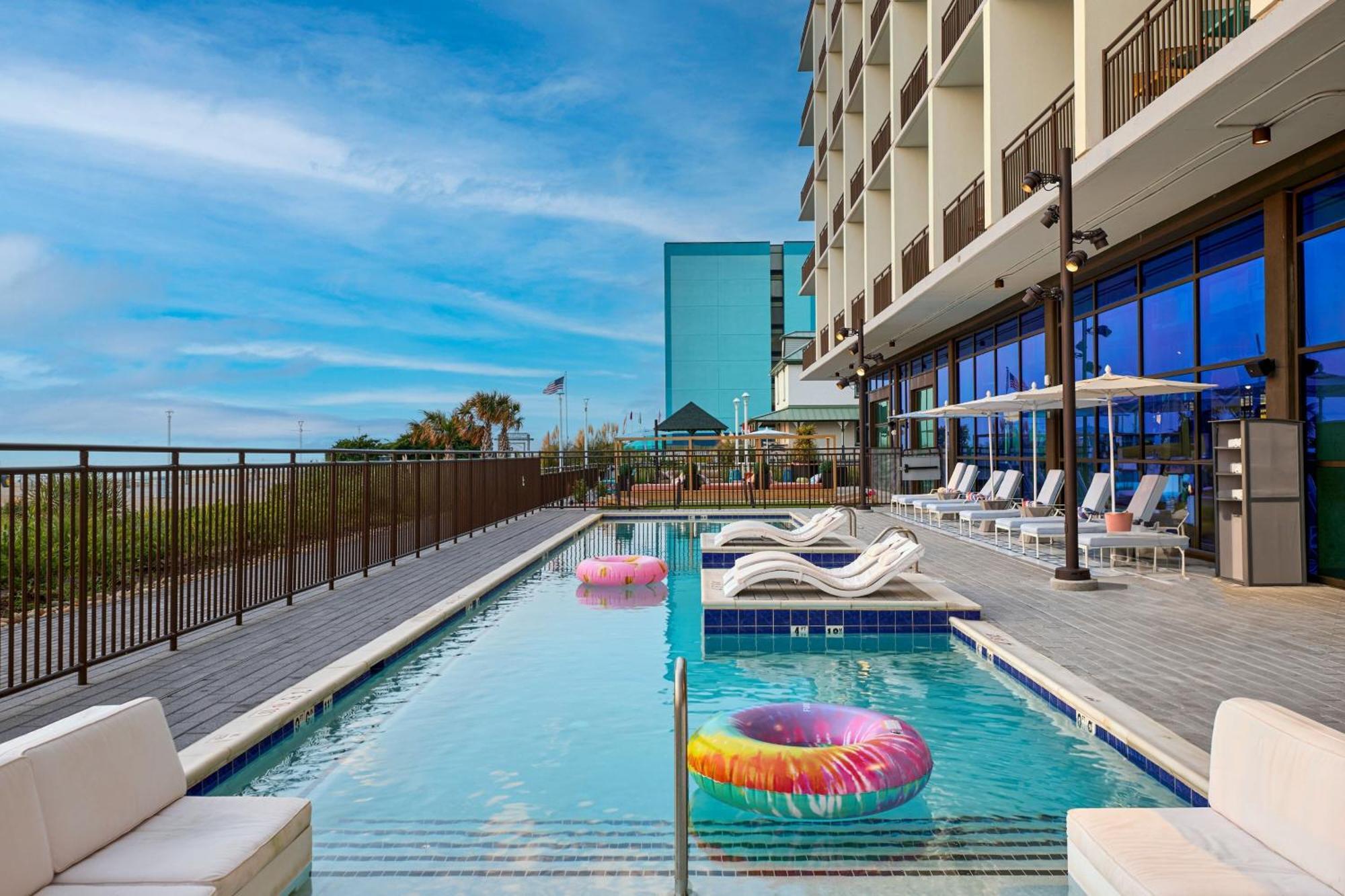 Moxy Virginia Beach Oceanfront Extérieur photo